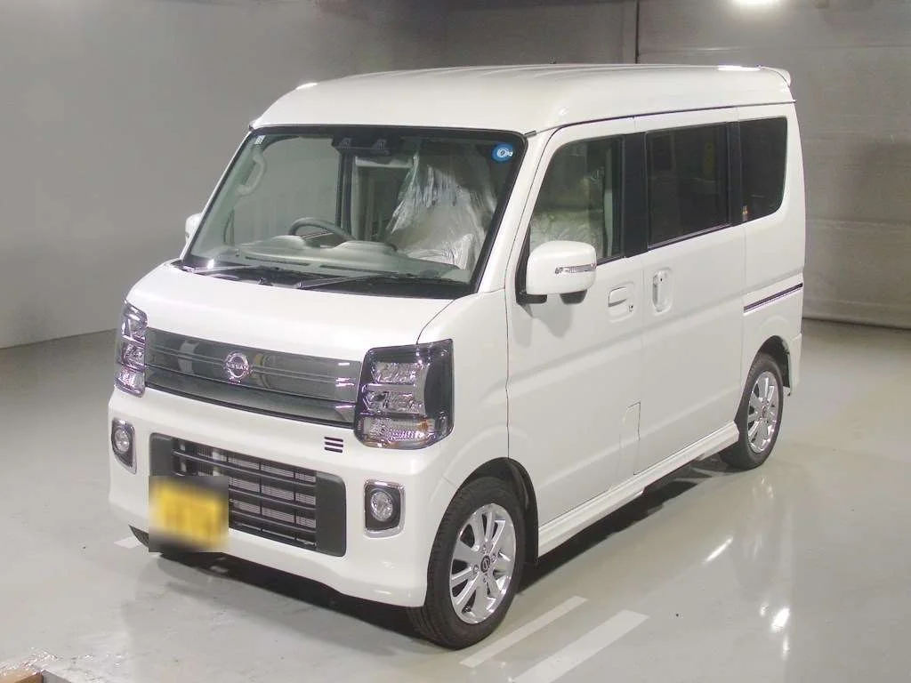Nissan NV100 Clipper Rio DR17W 2026